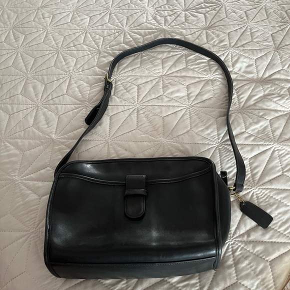 Coach Woman’s black pocketbook - Picture 3 of 3